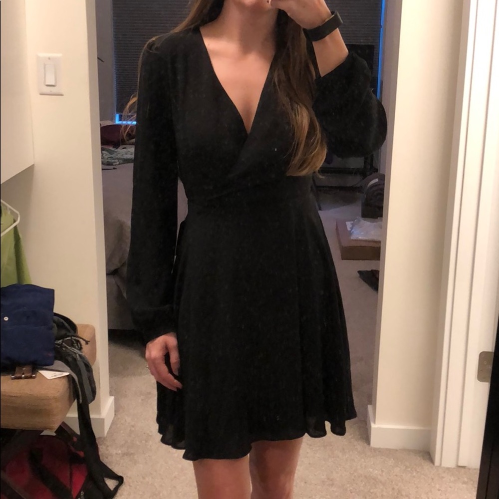 Brand new- Express long sleeved black dress